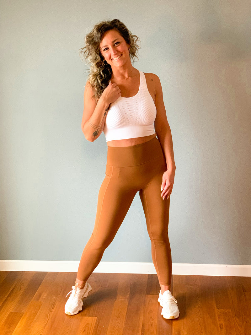 Mono B athletic leggings with pockets in camel