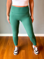 Mono B athletic leggings with pockets in green