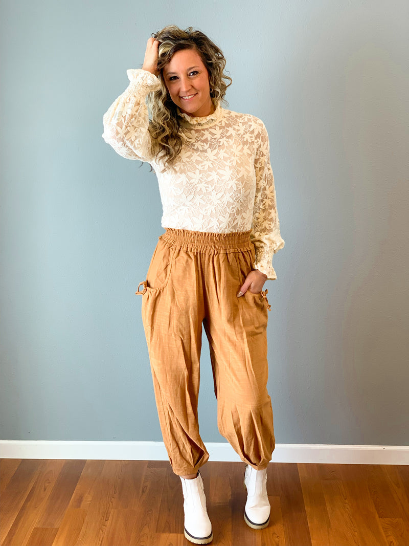 Voluminous Relaxed Fit Pant with Side Pockets