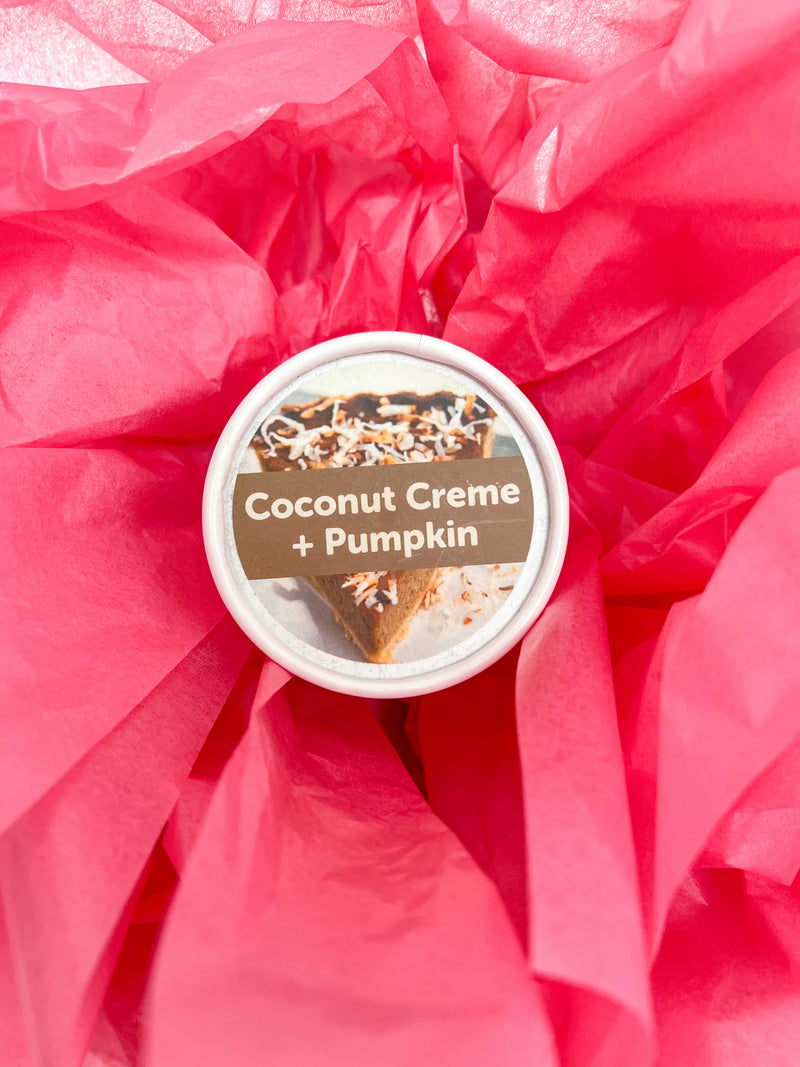 Happy Wax Eco Tin Coconut Crème & Pumpkin scent