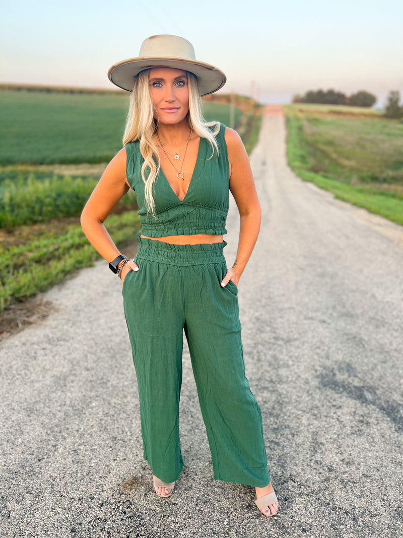 wide leg smocked waist dress pants in hunter green