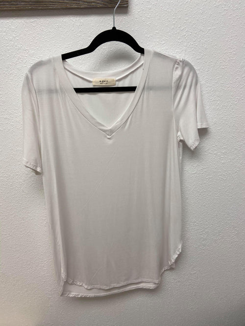 curvy comfy v-neck tee white