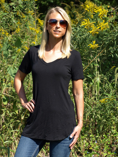 comfy v-neck tee black